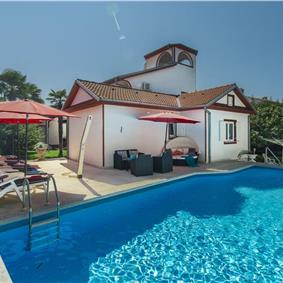 4 Bedroom Villa with Pool and Annex near Porec, Sleeps 8
